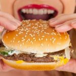 Comer fuera de casa y obesidad: el gran estudio que apunta a la comida rápida como factor clave del aumento de peso