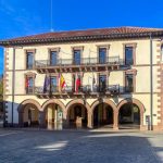 Comillas adjudica por 508.000 euros la gestión del aparcamiento regulado, que será gratis para los empadronados