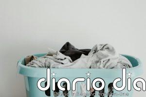 Cómo quitar las manchas de sudor de la ropa con productos que tienes en casa