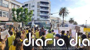 Cortada la N-II en Premià de Mar (Barcelona) por la huelga de docentes