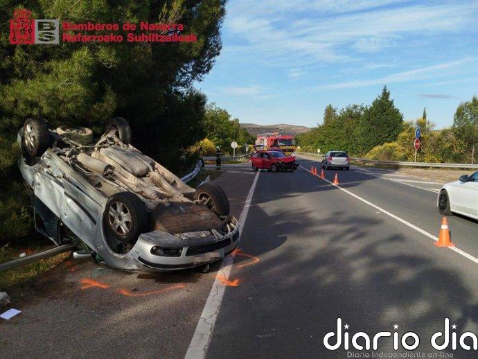 Cuatro personas trasladadas tras colisionar dos vehículos en San Adrián
