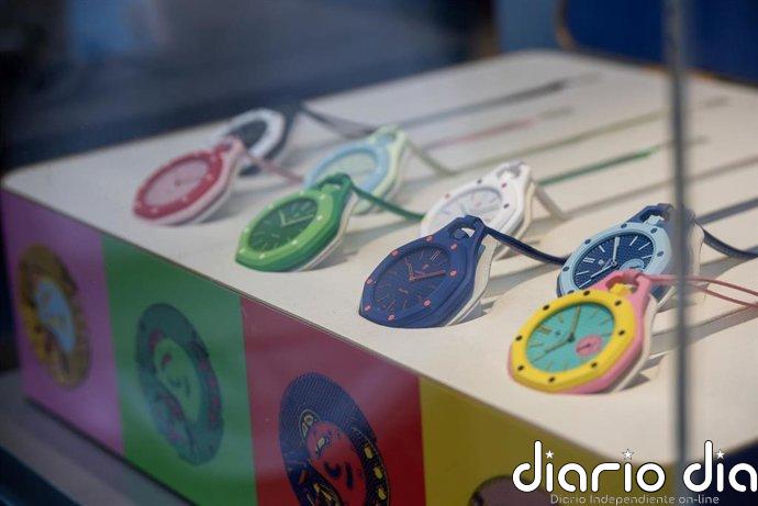 De 400 euros en tienda a más de 1.000 en Wallapop: la fiebre por los relojes Royal Pop de Swatch no termina