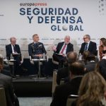 Defensa urge a las empresas del sector "a ponerse las pilas" y no perder el tiempo en rencillas innecesarias