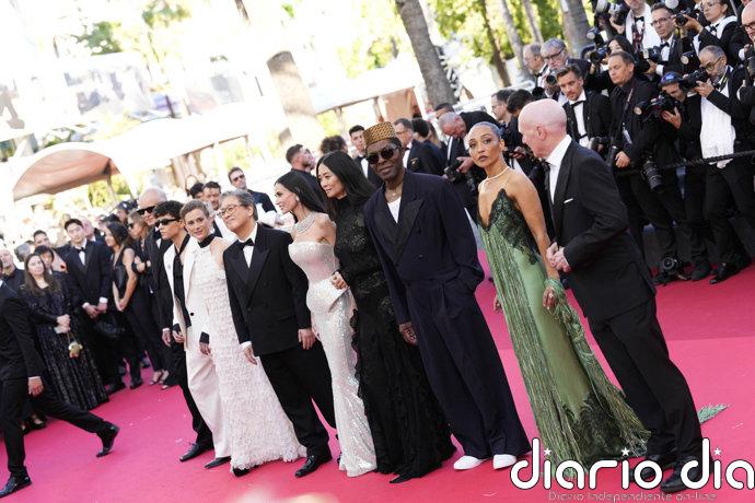 Del vestido joya de Demi Moore al glamour eterno de Joan Collins: los mejores looks de Cannes 2026
