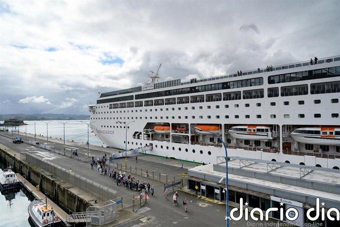 Delegación de Gobierno traslada tranquilidad ante el atraque del crucero Ambition, con 21 aislados por gastroenteritis