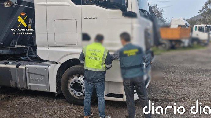 Detenidos dos empresarios en Vigo y Pontevedra por un fraude con contratos de alquiler de camiones