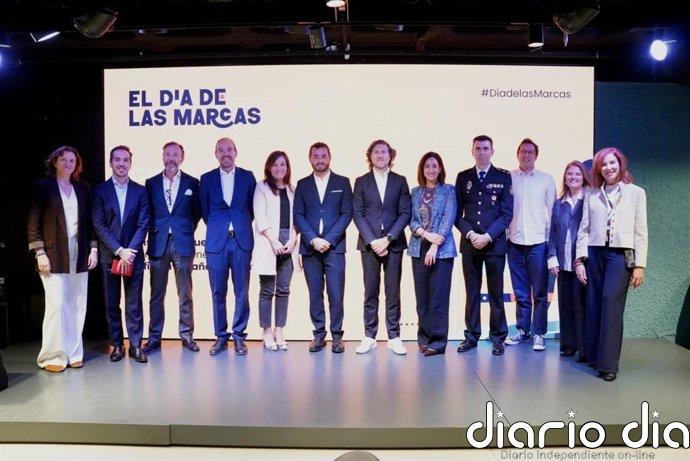 Dos de cada tres consumidores en España usan la IA para tomar sus decisiones de compras, según un estudio