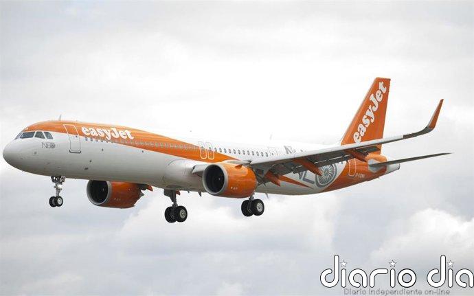 easyJet reduce un 40% las pérdidas del primer semestre, pero las reservas para verano caen por el conflicto