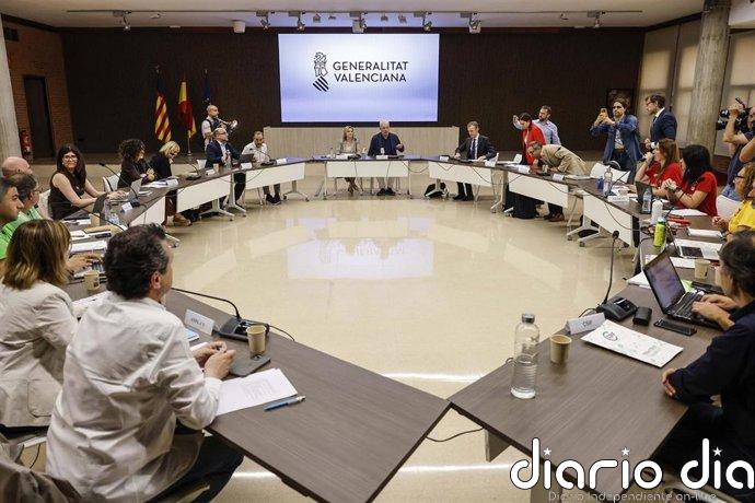 Educación sube la oferta de incremento salarial a los docentes a 200 euros al mes hasta 2028