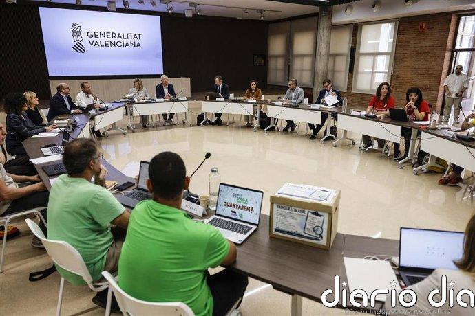 Educación y sindicatos siguen negociando este miércoles sin pacto en ratios y con el acuerdo en burocracia "encarrilado"