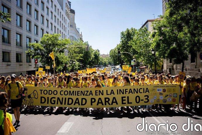 Educadores infantiles de toda España se manifiestan en Madrid para exigir unas "condiciones dignas"