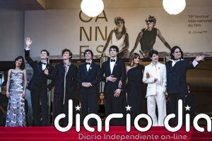 El accesorio que Guitarricadelafuente ha utilizado en Cannes para elevar su look y que pule un traje sobrio