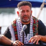 El activista español de la Flotilla Saif Abukeshek aterriza en Barcelona