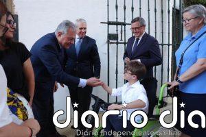 El alcalde de Sevilla recibe a los nuevos Hijos Predilectos y Medallas de la Ciudad en el Real Alcázar