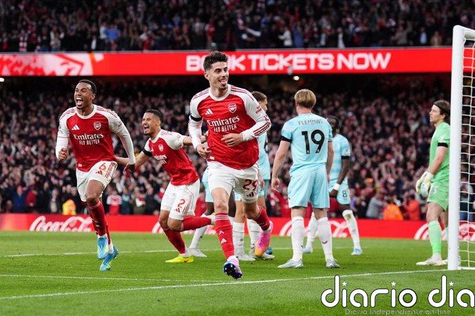 El Arsenal roza la Premier con un triunfo por la mínima ante el Burnley