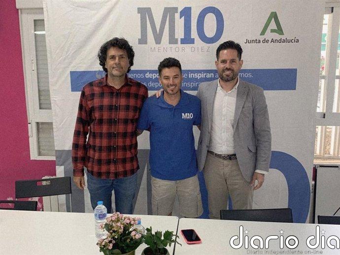 El atleta Juan Bautista Castilla 'Chamba' inspira al alumnado del IES Montes Orientales de Iznalloz (Granada)
