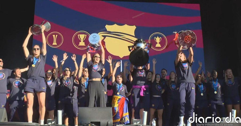 El Barça femenino celebra la Champions con su afición