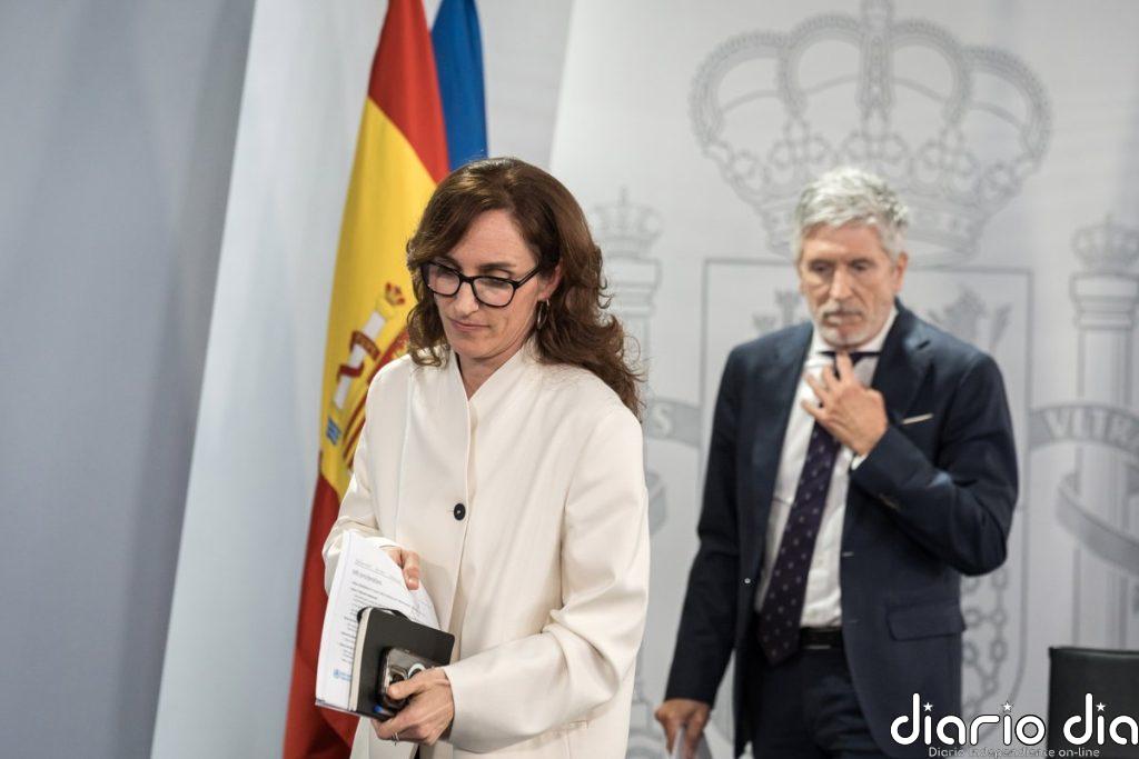 El barco 'MV Hondius' arribará en tres días en Canarias y los 14 españoles serán examinados en Madrid