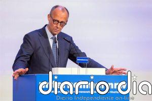 El canciller alemán Friedrich Merz rechaza las tácticas "hostiles" de UniCredit en la OPA sobre Commerzbank