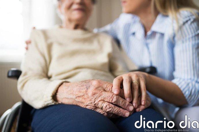 El cerebro hace un mayor esfuerzo para mantener el equilibrio con la edad, según un estudio