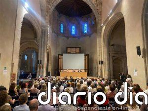 El ciclo 'De libros y letras' del Ayuntamiento de Ávila comienza una nueva temporada con el escritor Máximo Huerta