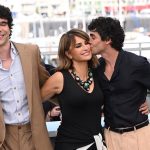 El cine español llega a la clausura de Cannes respaldado por la crítica y con una ovación histórica para 'La bola negra'