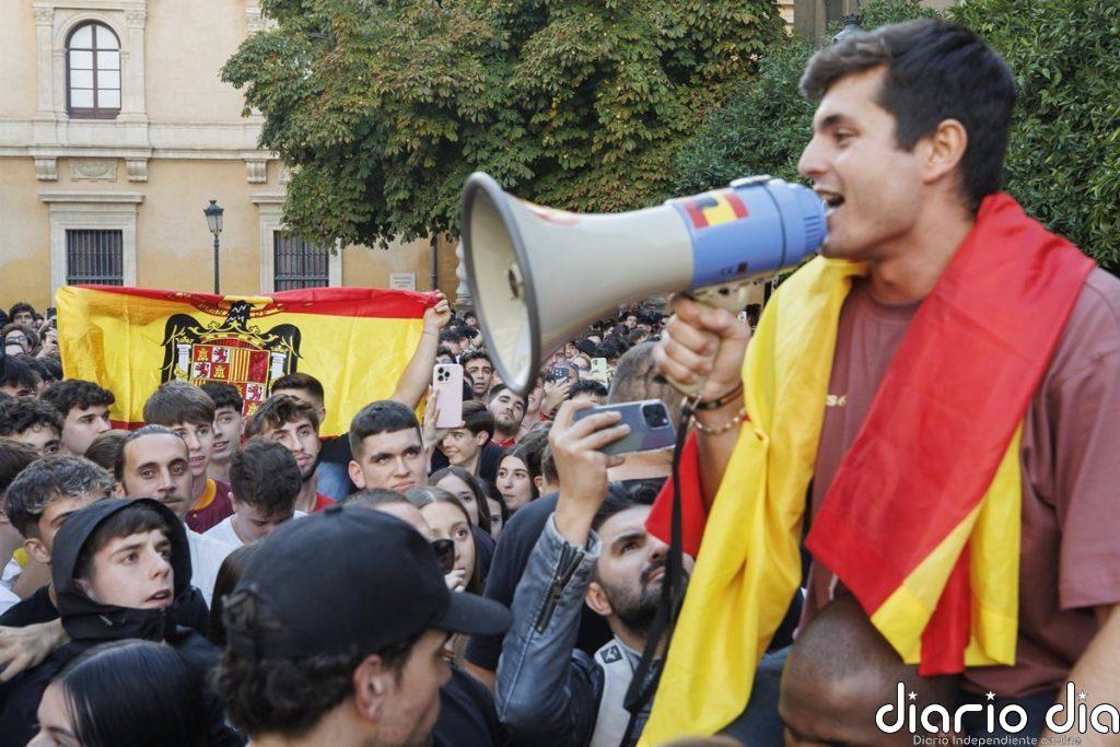 El Congreso retira tres meses la acreditación de prensa a Vito Quiles, la sanción máxima que se barajaba