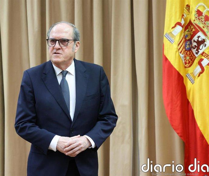 El Defensor pide información a Gobierno y Fiscalía sobre medidas para proteger a menores ante efectos "nocivos" de RRSS