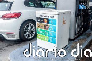 El diésel prosigue su tendencia bajista y cae por debajo de los 1,7 euros el litro