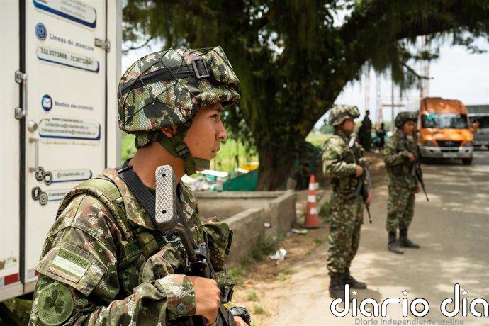 El Ejército colombiano lamenta un militar muerto y otros seis heridos en un ataque con drones en el Cauca (suroeste)