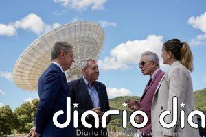 El embajador de EEUU felicita al equipo de la NASA en Robledo de Chavela (Madrid) por su papel "fundamental" en Artemis