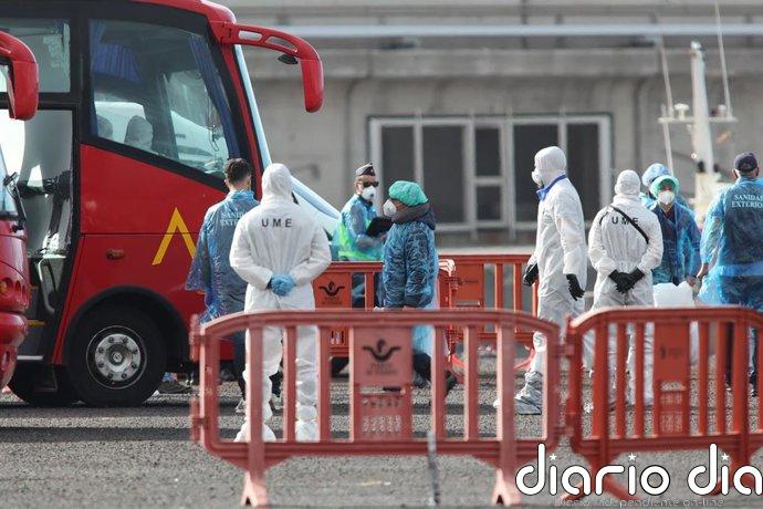 El epidemiólogo de la OMS embarcará en el vuelo de Países Bajos y no hará la cuarentena en el Gómez Ulla