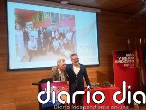 El exalcalde, Tomás Santos, Insignia de Oro de UGT por su contribución sindical y ser "un referente" para todos