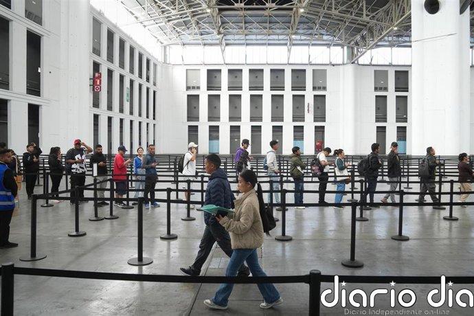 El Gobierno declara "secretos o reservados" los documentos de Interior sobre la regularización de migrantes