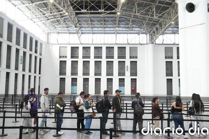 El Gobierno podría recaudar entre 20 y 26 millones de euros por tasas en la regularización extraordinaria de migrantes