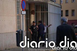 El hermano de Pedro Sánchez entra a la Audiencia Provincial de Badajoz por la puerta trasera