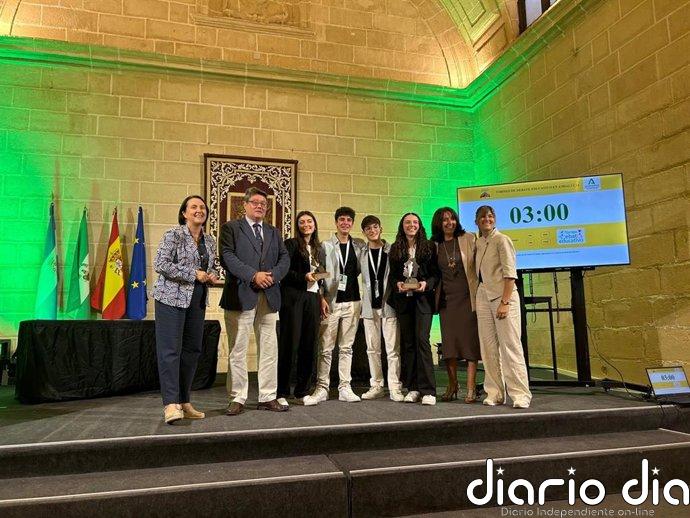 El IES Santa Teresa de Jaén gana el V Torneo de Debate Educativo de Andalucía, que reúne a 120 alumnos