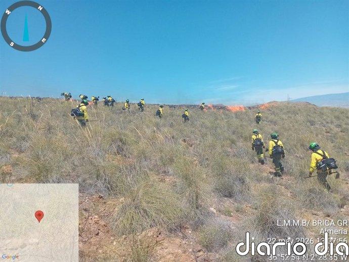 El Infoca da por estabilizado el incendio de Almería, donde se mantienen seis medios aéreos