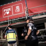 El juez ubica la "trama" para "desestabilizar" causas sobre el PSOE a partir del periodo de reflexión de Sánchez