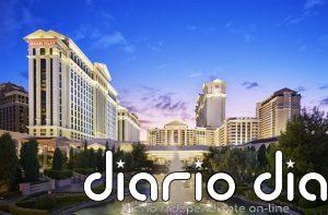El magnate Tilman Fertitta compra Caesars Entertainment por 4.900 millones más deuda