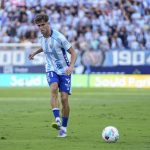 El Málaga remonta al Sporting de Gijón para acercarse al tercer puesto del Almería