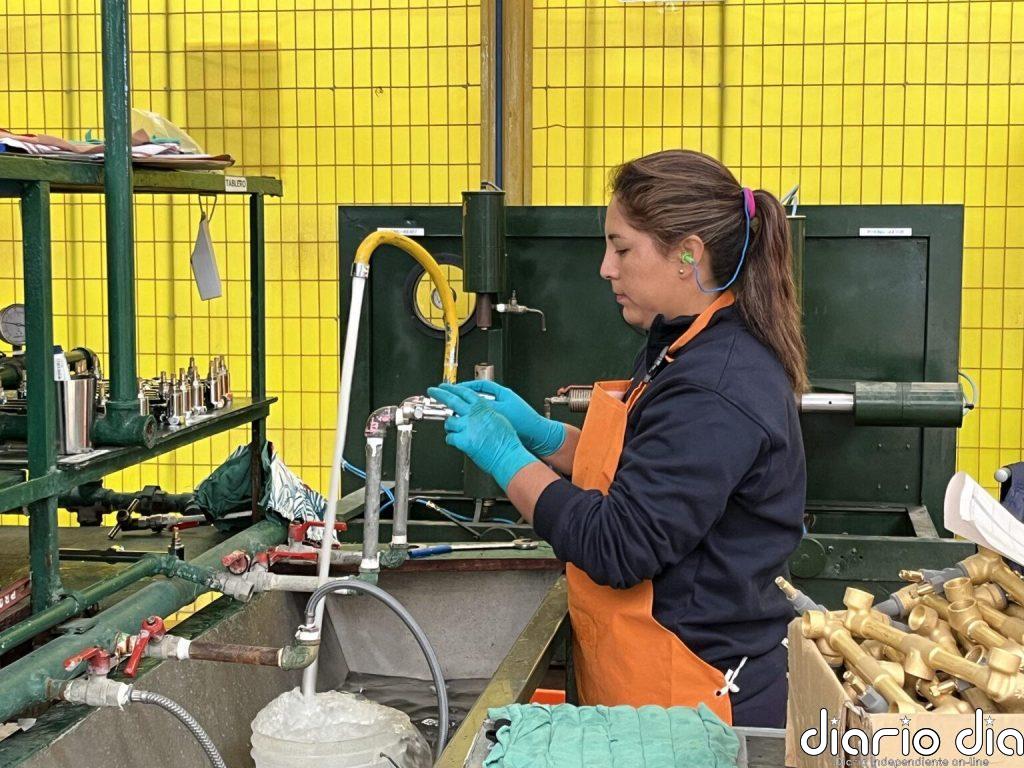 El pago de la deuda externa castiga más a las mujeres