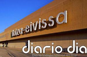 El Parlament debatirá este martes sobre la ampliación del aeropuerto de Eivissa y la implantación de un SMI balear