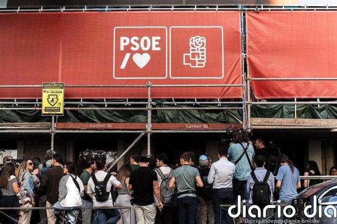 El PSOE dice que la UCO entró en Ferraz por un requerimiento de información en una causa "ajena a financiación ilegal"