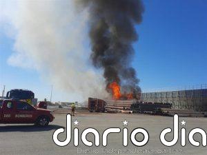 El Puerto de Almería desactiva su Plan de Autoprotección tras la extinción del incendio en el Muelle de Pechina