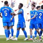 El Real Madrid vence a un Sevilla que respira