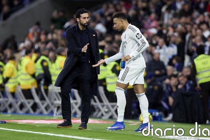 El Real Madrid visita al Sevilla en pleno alboroto