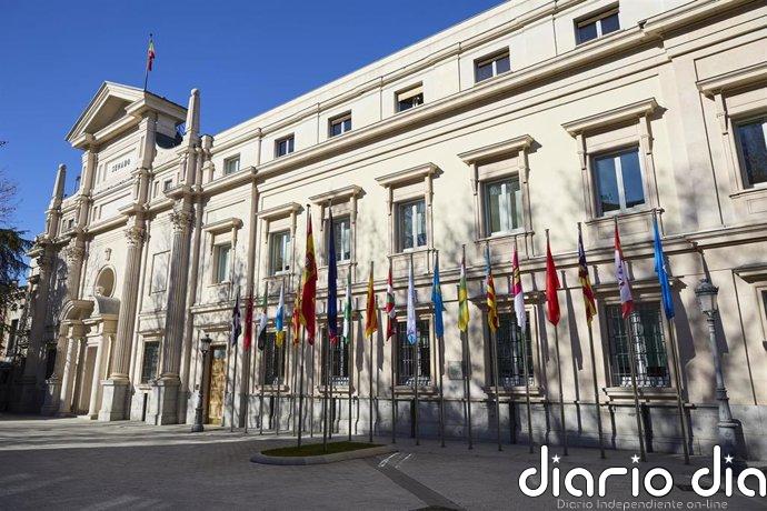 El Senado proyectará en su fachada los colores y elementos de la bandera de la Comunidad de Madrid por el 2 de mayo