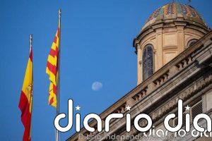 El TSJC avala que la bandera española ocupe un lugar preferente en actos del Govern en el interior