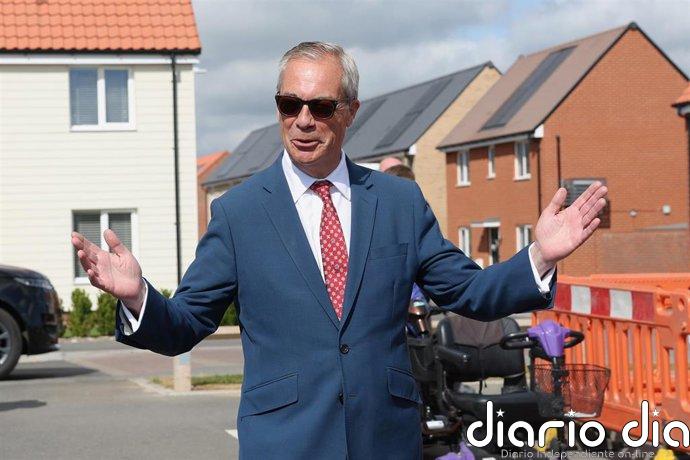 El ultraderechista Farage celebra unos resultados "históricos" en las municipales de Reino Unido